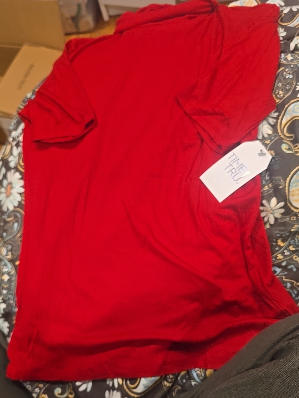 ❤️10/$40 Pretty Red Shirt Stretchy